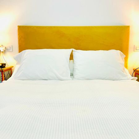 Apartamento Puerta Carmona Sevilla Kültér fotó