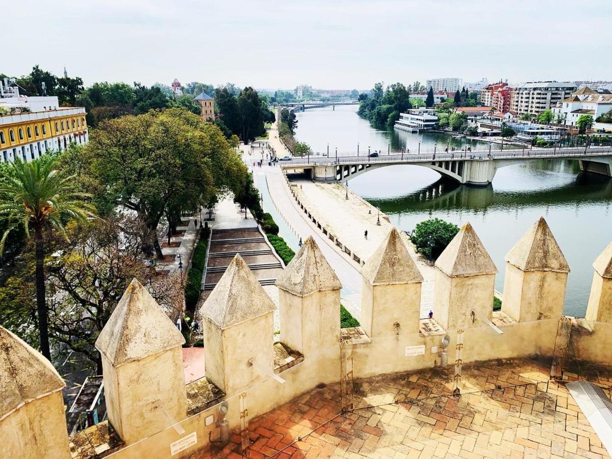 Apartamento Puerta Carmona Sevilla Kültér fotó