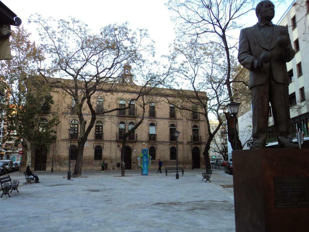 Apartamento Puerta Carmona Sevilla Kültér fotó